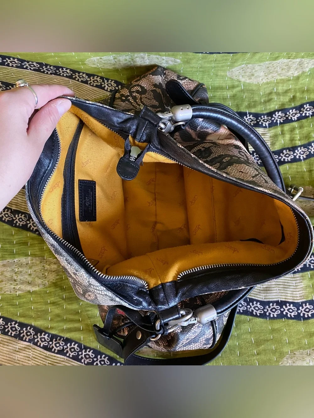 RARE Icon Los Angeles Alberto Vargas Printed Leather Slouchy Crossbody Purse